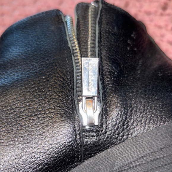 Kenneth Cole Sleek Black Leather Booties - Picture 5 of 11